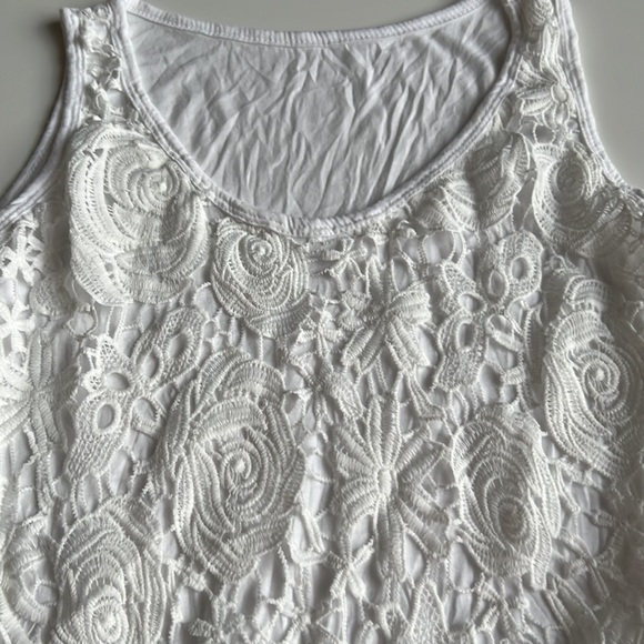 Bundle 2 embroidered lace, floral-lace detailing, sleeveless tops white - Picture 4 of 16